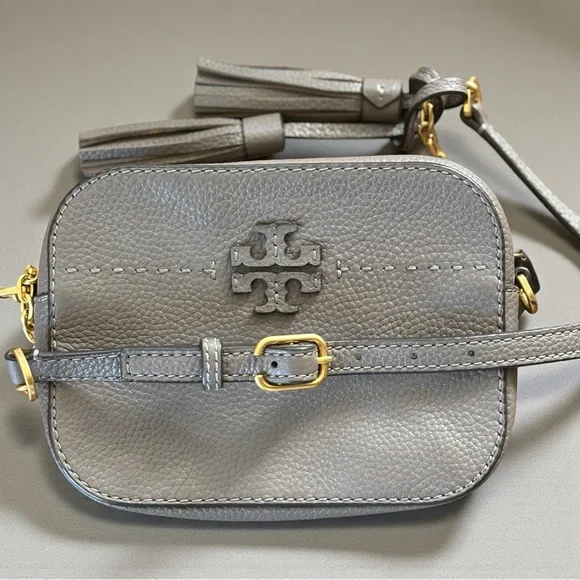TORY BURCH Pebbled Leather Camera Bag in Silver Maple - Picture 9 of 11